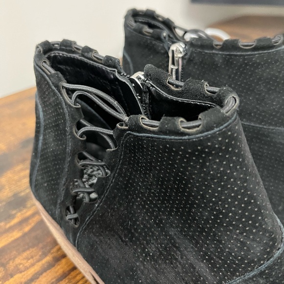 Vince Camuto - Suede Exposed Ankle Booties - Picture 8 of 9